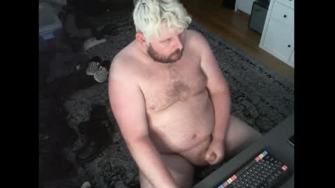 hipguy91 online show from May 7, 6:35 pm