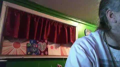 hippiedad333 online show from February 12, 11:11 pm