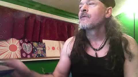 hippiedad333 online show from April 2, 6:22 am