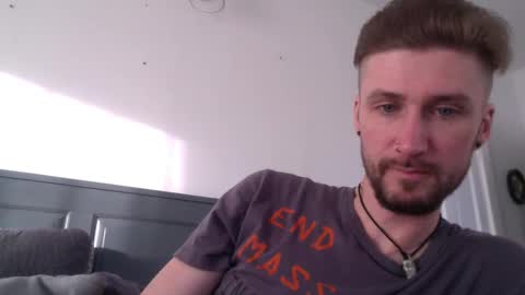 Snapshot of hippieviking69 chatting on January 28, 10:23 pm HA online show from January 28, 10:23 pm