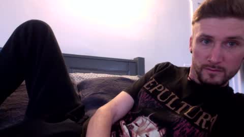 Snapshot of hippieviking69 chatting on February 5, 5:53 pm HA online show from February 5, 5:53 pm