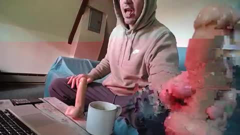 Snapshot of hippiezen chatting on January 24, 6:14 pm Hippie Jijm online show from January 24, 6:14 pm