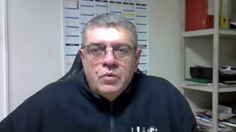 Snapshot of hippopotame17 chatting on December 3, 6:26 am hippo online show from December 3, 6:26 am