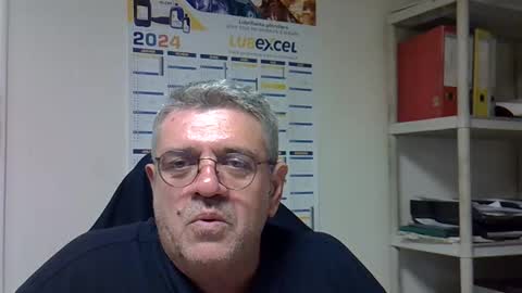 Snapshot of hippopotame17 chatting on December 5, 4:55 pm hippo online show from December 5, 4:55 pm