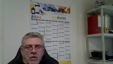 Snapshot of hippopotame17 chatting on December 9, 12:40 pm hippo online show from December 9, 12:40 pm