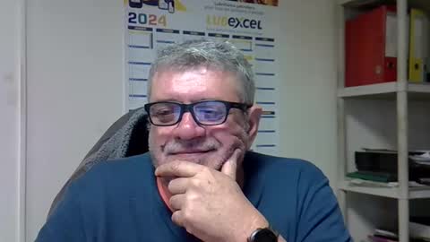 Snapshot of hippopotame17 chatting on December 22, 11:22 am hippo online show from December 22, 11:22 am