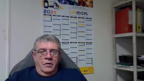 Snapshot of hippopotame17 chatting on December 25, 8:51 am hippo online show from December 25, 8:51 am