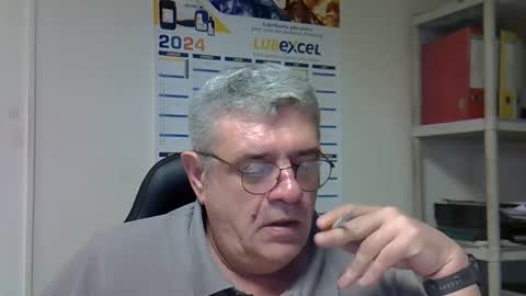 Snapshot of hippopotame17 chatting on December 26, 1:10 pm hippo online show from December 26, 1:10 pm