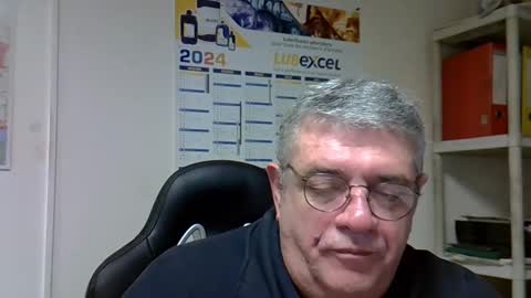 Snapshot of hippopotame17 chatting on January 2, 7:23 am hippo online show from January 2, 7:23 am