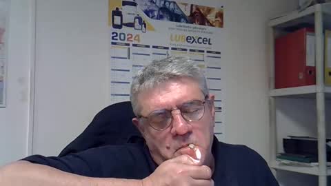 Snapshot of hippopotame17 chatting on January 2, 1:30 pm hippo online show from January 2, 1:30 pm