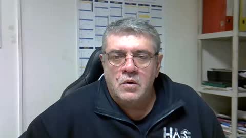 Snapshot of hippopotame17 chatting on January 6, 6:47 am hippo online show from January 6, 6:47 am