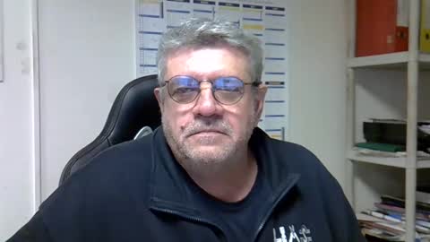 Snapshot of hippopotame17 chatting on January 8, 12:47 pm hippo online show from January 8, 12:47 pm