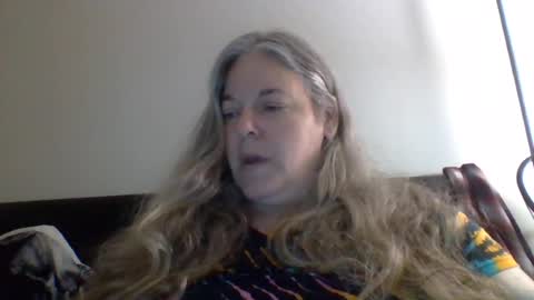 hippysnewhere online show from July 25, 9:51 am