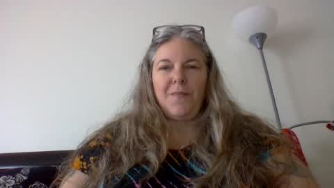 hippysnewhere online show from July 25, 9:56 pm