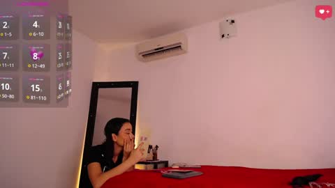 H A N N A H online show from February 7, 10:52 pm