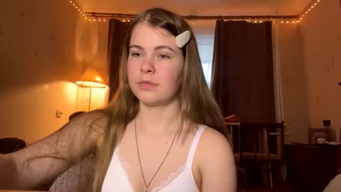 Snapshot of hirokosersen chatting on February 14, 5:26 am I am Amy ntmu Lets hit 10 Thumbs Up together online show from February 14, 5:26 am