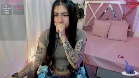 Snapshot of hisis_tay chatting on October 5, 12:03 pm hisis online show from October 5, 12:03 pm