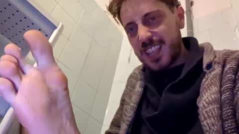 hitmenoww online show from December 21, 9:36 pm