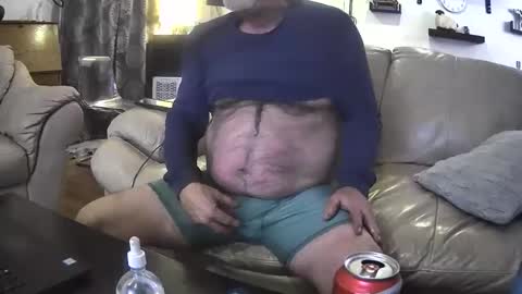 hobohoeless online show from December 17, 5:57 am