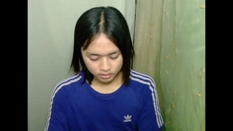 Snapshot of hoelyhanabi chatting on April 6, 5:52 am KIESH online show from April 6, 5:52 am