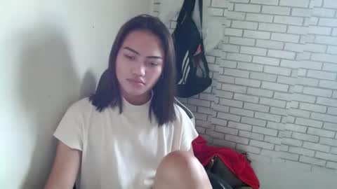 Snapshot of hoelyixia chatting on January 8, 2:47 am Ixia3 online show from January 8, 2:47 am