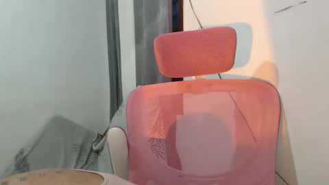 Lesley3 online show from April 9, 8:09 am