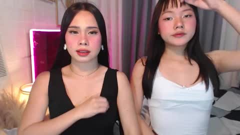 hoelymolly online show from March 8, 5:06 pm