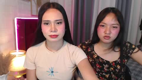 hoelymolly online show from April 6, 6:09 pm