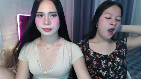 hoelymolly online show from April 17, 7:50 pm