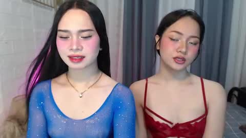 Snapshot of hoelymolly chatting on June 24, 6:51 pm hoelymolly online show from June 24, 6:51 pm