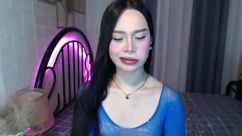 Snapshot of hoelymolly chatting on July 6, 7:16 pm hoelymolly online show from July 6, 7:16 pm