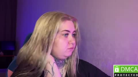 Snapshot of hoffmanite chatting on April 13, 11:59 am hoffmanite online show from April 13, 11:59 am