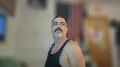 Snapshot of hoglegg99384194 chatting on June 12, 7:29 am hoglegg99384194 online show from June 12, 7:29 am