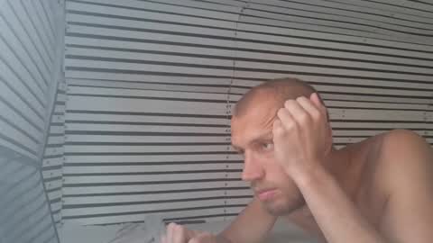 Snapshot of hola_homo chatting on May 1, 6:12 pm hola_homo online show from May 1, 6:12 pm