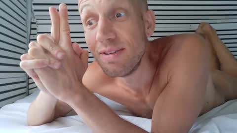 Snapshot of hola_homo chatting on May 8, 6:24 pm hola_homo online show from May 8, 6:24 pm