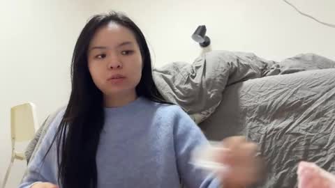 Snapshot of hola_sunflower chatting on November 30, 2:43 pm amy online show from November 30, 2:43 pm