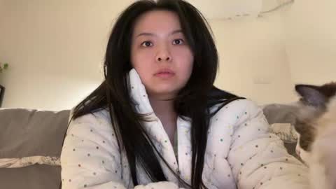 Snapshot of hola_sunflower chatting on December 16, 6:24 pm amy online show from December 16, 6:24 pm