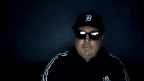 Snapshot of holden_minutz chatting on August 5, 7:33 am holden_minutz online show from August 5, 7:33 am