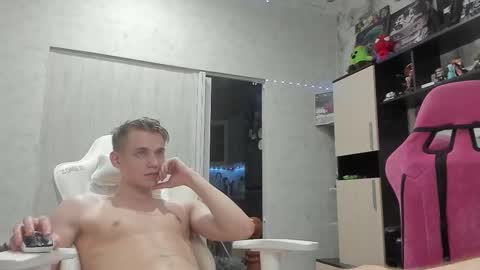 Extaz  Athrey  Howard online show from September 11, 5:57 pm