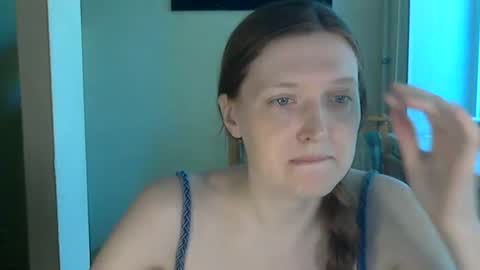 Snapshot of holistic_woman chatting on June 20, 10:29 am holistic_woman online show from June 20, 10:29 am