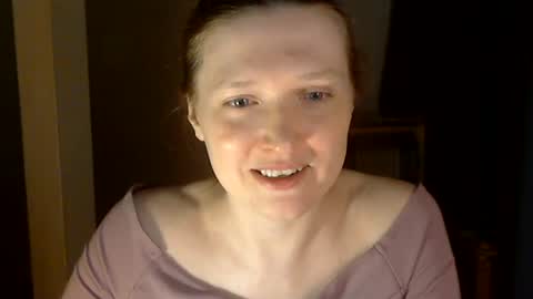 Snapshot of holistic_woman chatting on June 26, 9:08 pm holistic_woman online show from June 26, 9:08 pm