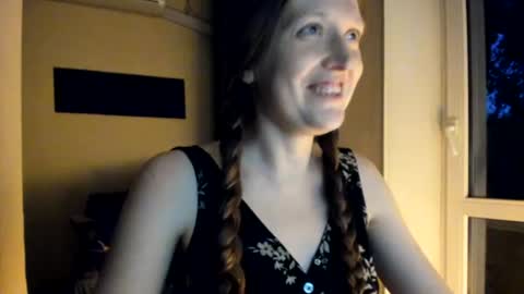 Snapshot of holistic_woman chatting on July 18, 8:23 pm holistic_woman online show from July 18, 8:23 pm