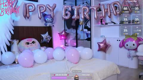 Holli online show from April 10, 12:54 pm