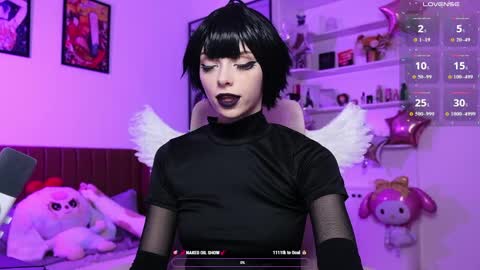 Holli online show from April 26, 12:03 pm