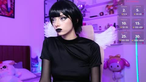 Snapshot of holliwould_ chatting on May 22, 12:11 pm Holli online show from May 22, 12:11 pm