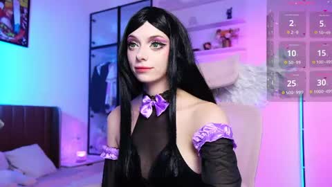 Snapshot of holliwould_ chatting on July 4, 12:00 pm Holli online show from July 4, 12:00 pm