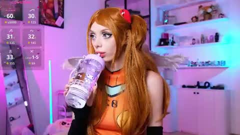 Snapshot of holliwould_ chatting on August 7, 10:12 pm Holli online show from August 7, 10:12 pm