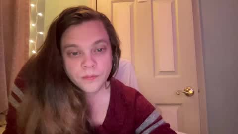 Snapshot of holly23hopefull chatting on December 29, 3:44 am Hollys Drive threw Side Of CB. online show from December 29, 3:44 am