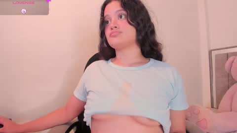 holly_16 online show from February 22, 10:08 pm