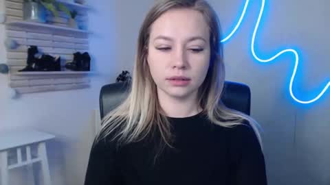 Holly online show from January 9, 3:26 am